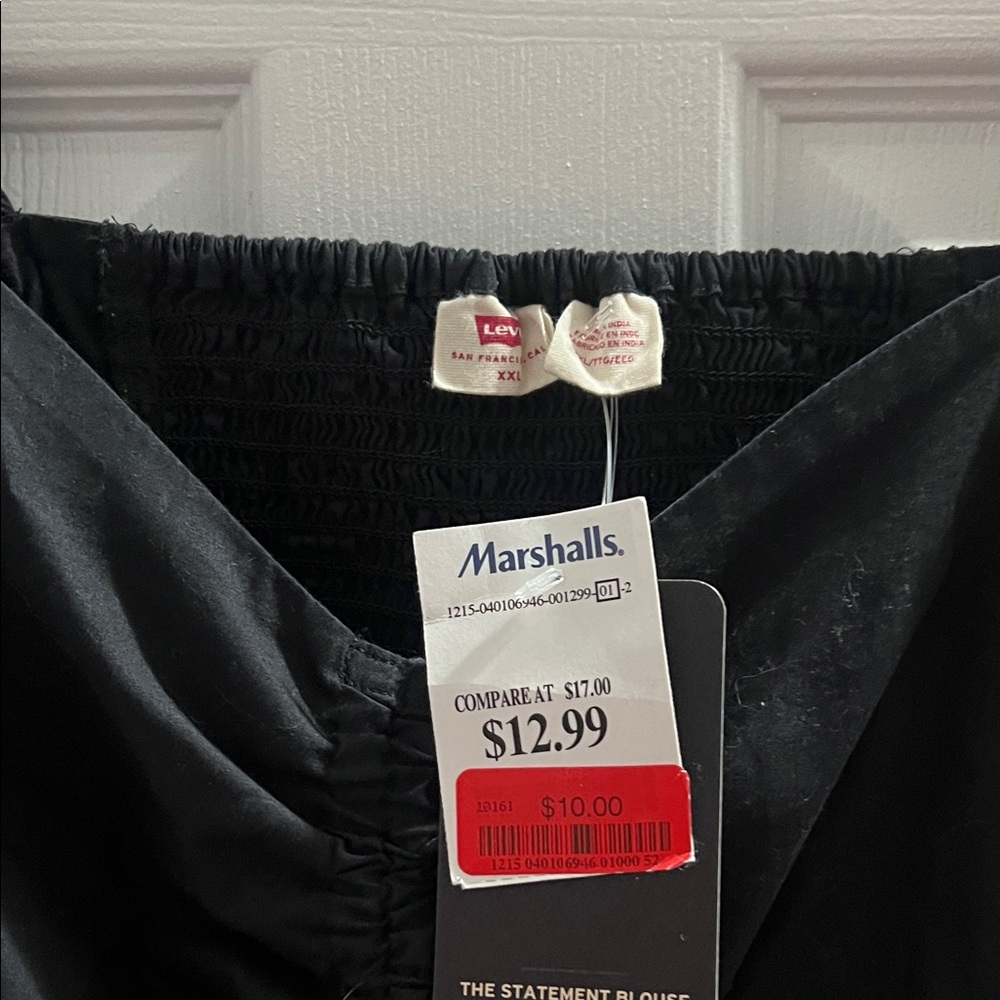 Levi's Black Gathered Top - Picture 2 of 4